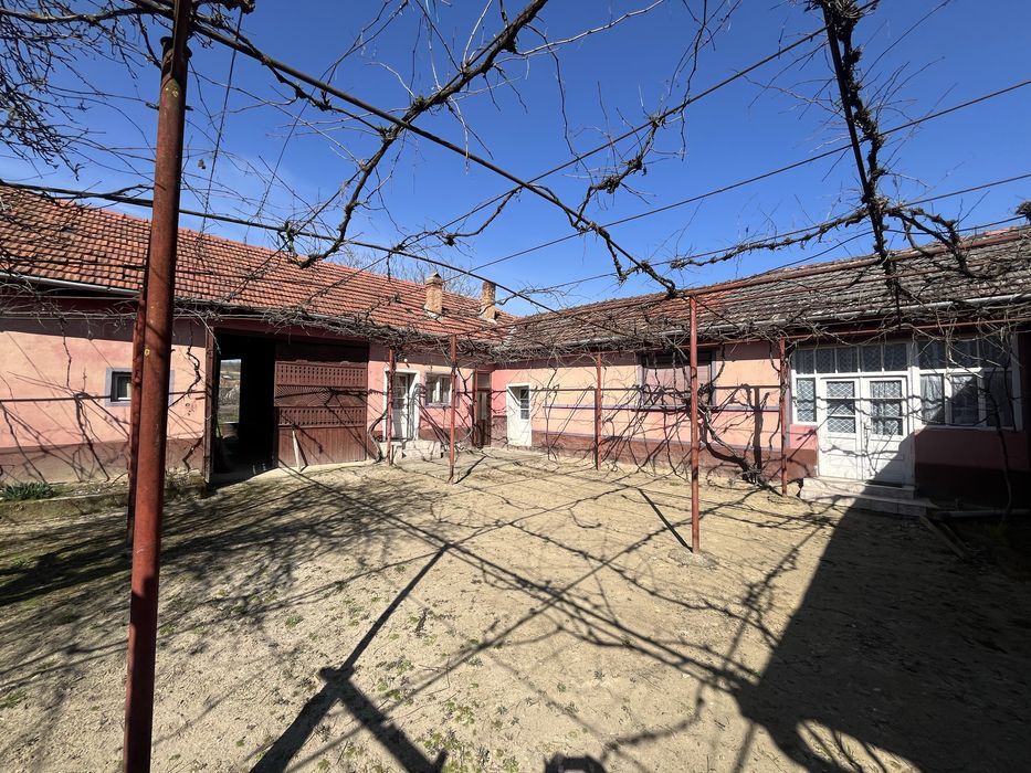 Casa de vanzare sat Petrani