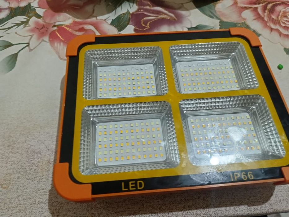 Продам прожектор солнечная панель