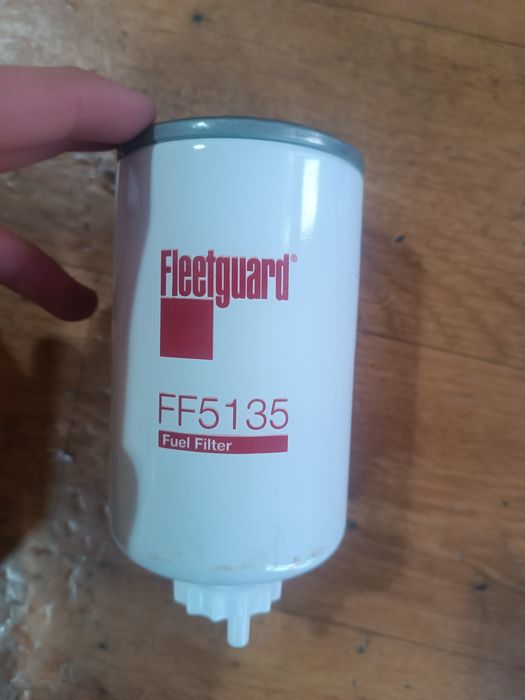 Traktor feltr sotiladi