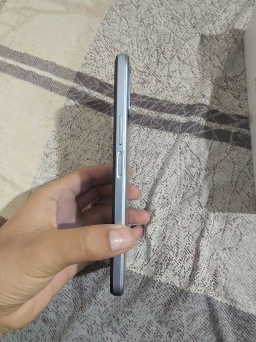 Honor X6  64/4 GB IMEI oʻtgan android versiya 14