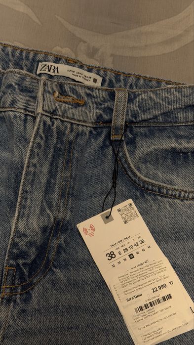Zara джинсы прямого кроя 38