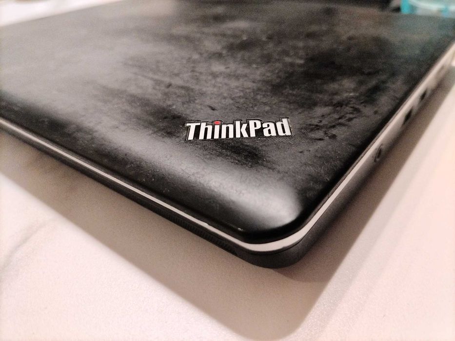 Лаптоп Lenovo E335