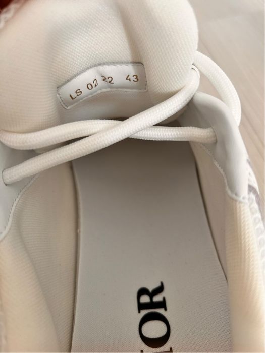 dior b22 white nepurtati