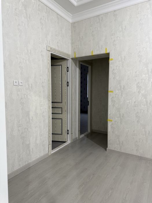 Uy sotiladi 2 sotik  Onqorgonda remontlari tayyor holati ideal