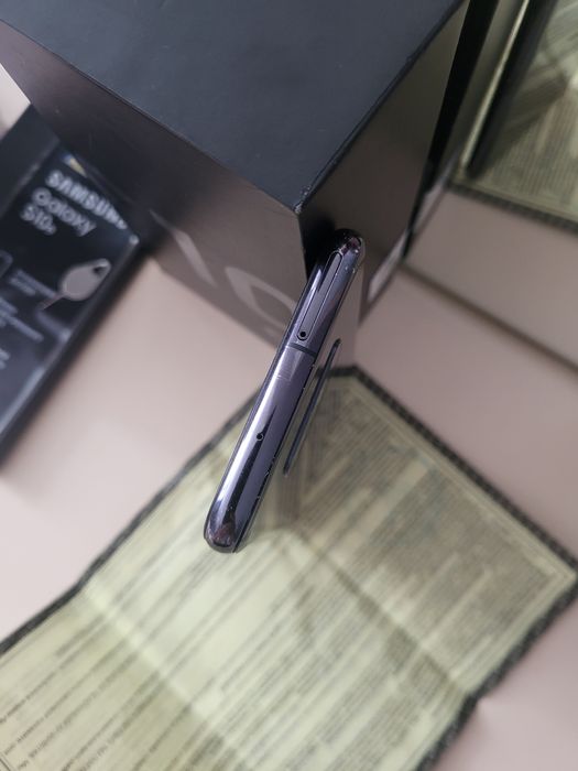 Продам Samsung Galaxy S10e