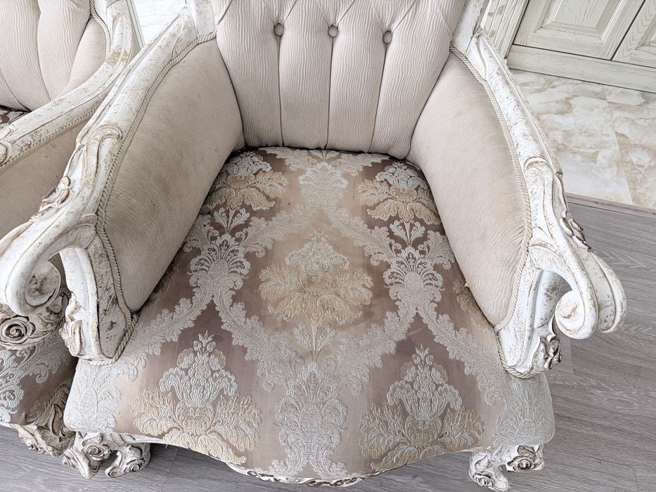 Классический комлект диван + 2 кресла