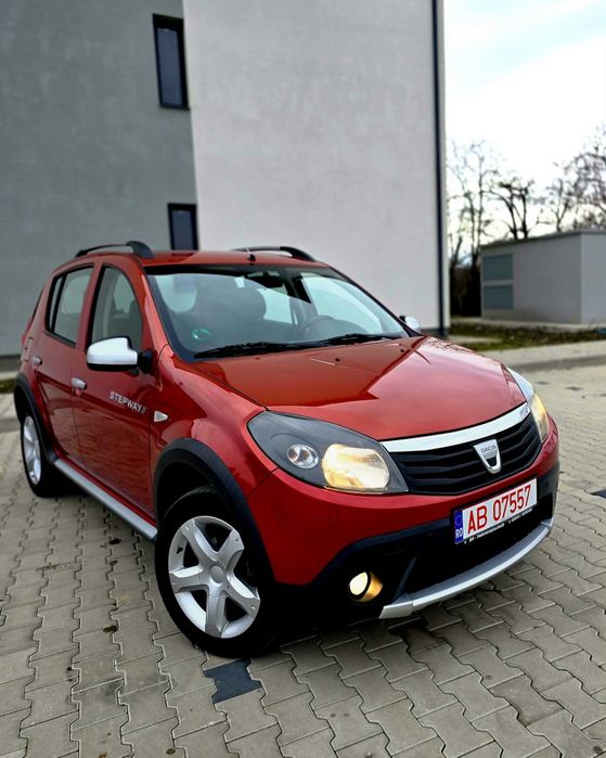 Sandero Stephay 1.5 Dci 90 cp Km 187800 carte service Recent adusă