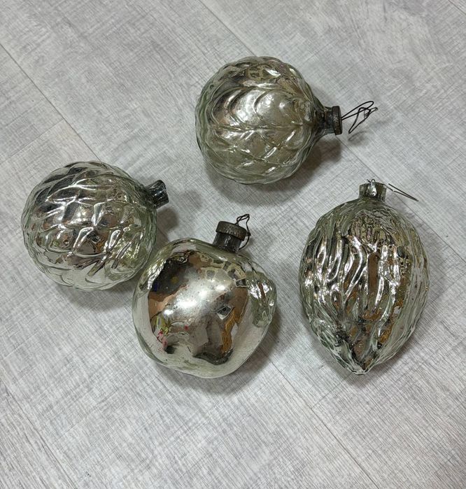 Продаються кремлевские,немецкие ёлочные игрушки в родной коробке