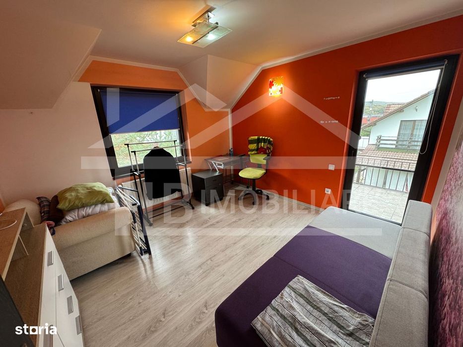 Casa cu 4 camere, 230mp, garaj, Zona Corunca