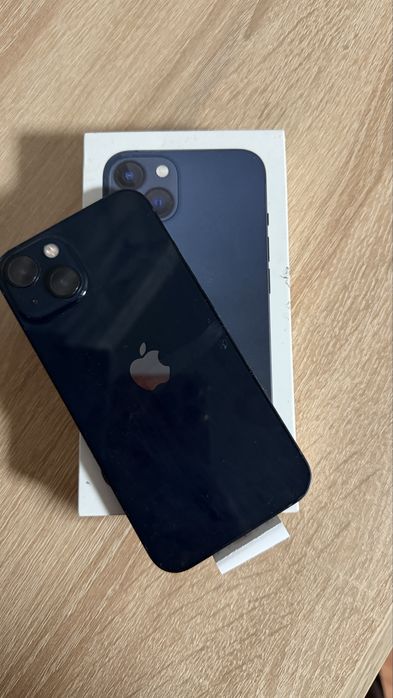 Продам IPhone 13
