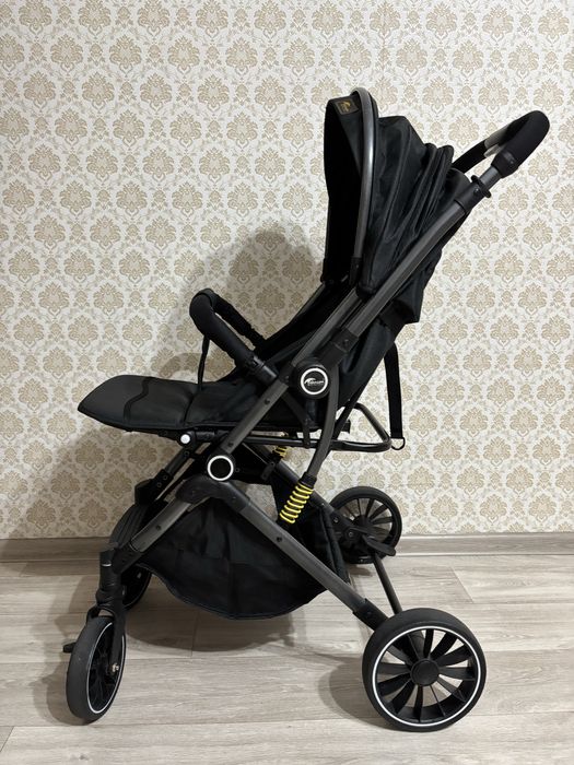 Коляска прогулочная Ining baby, черный