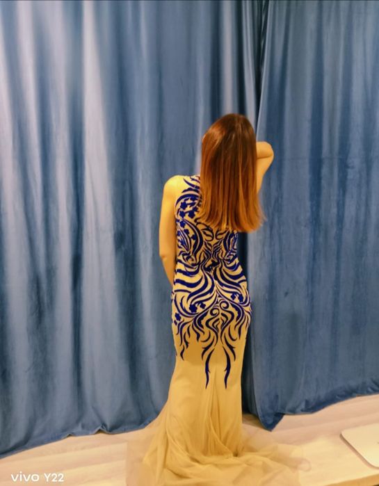 Продам платье красивое