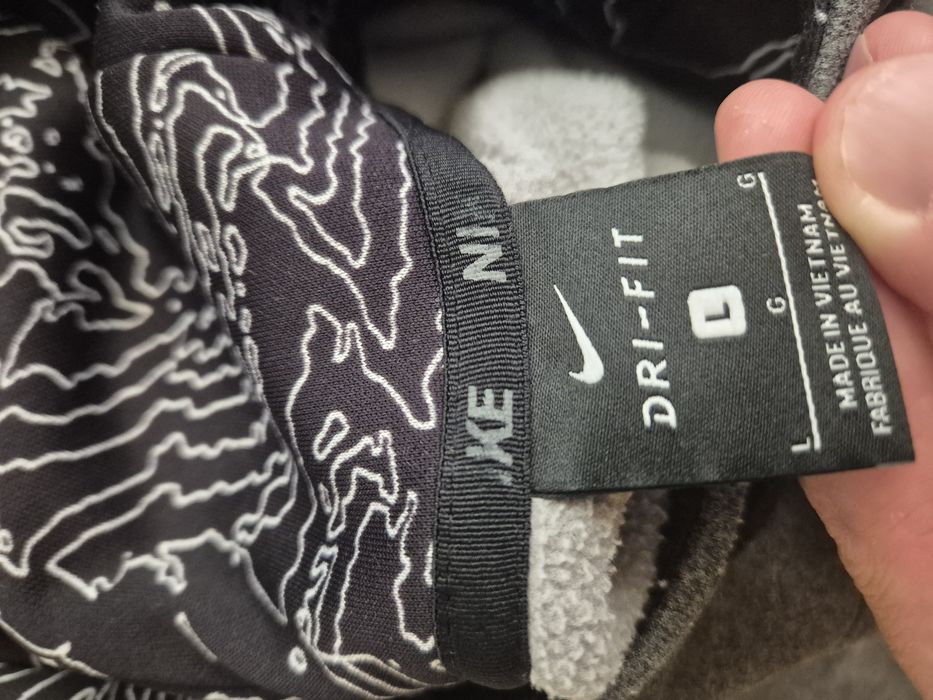 Nike суитчер L размер ,Dri-fit