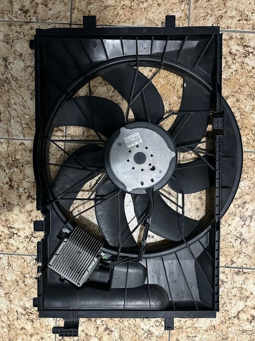 Вентилятор охлаждения W203  Mersedes C class