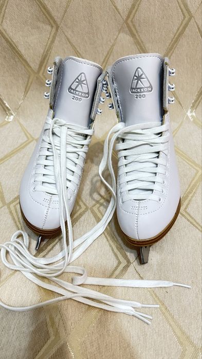 Коньки для фигурного катания