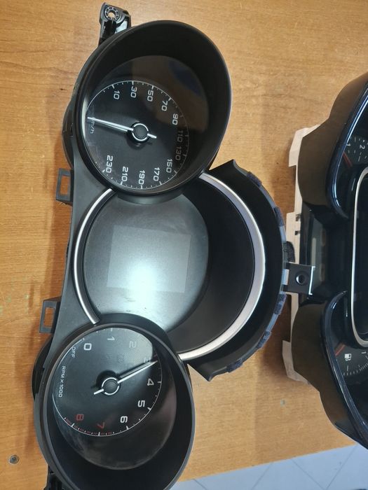 Ceasuri de bord Peugeot 208 Renault Clio 4 FIAT 500X