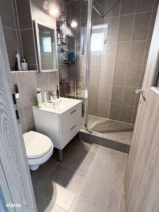 Apartament 3 camere str. Calea Bucuresti, langa scoala nr.10