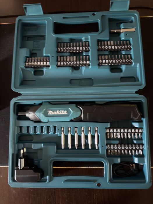 Surubelnita Makita DF001D