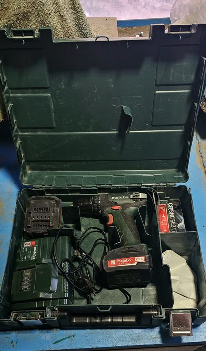 Шуруповерт Metabo