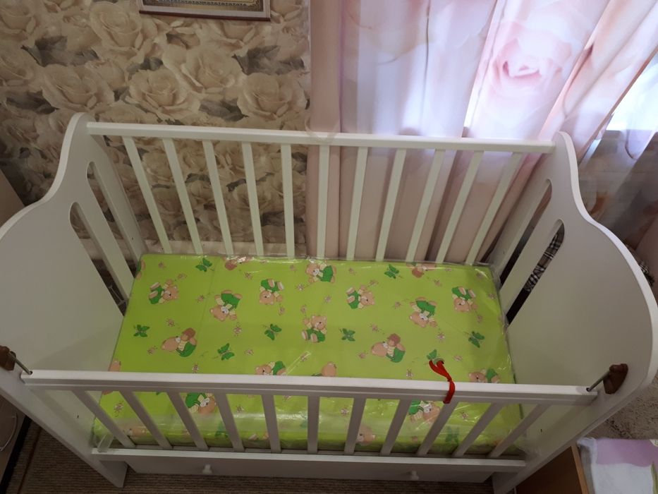 Детская кроватка