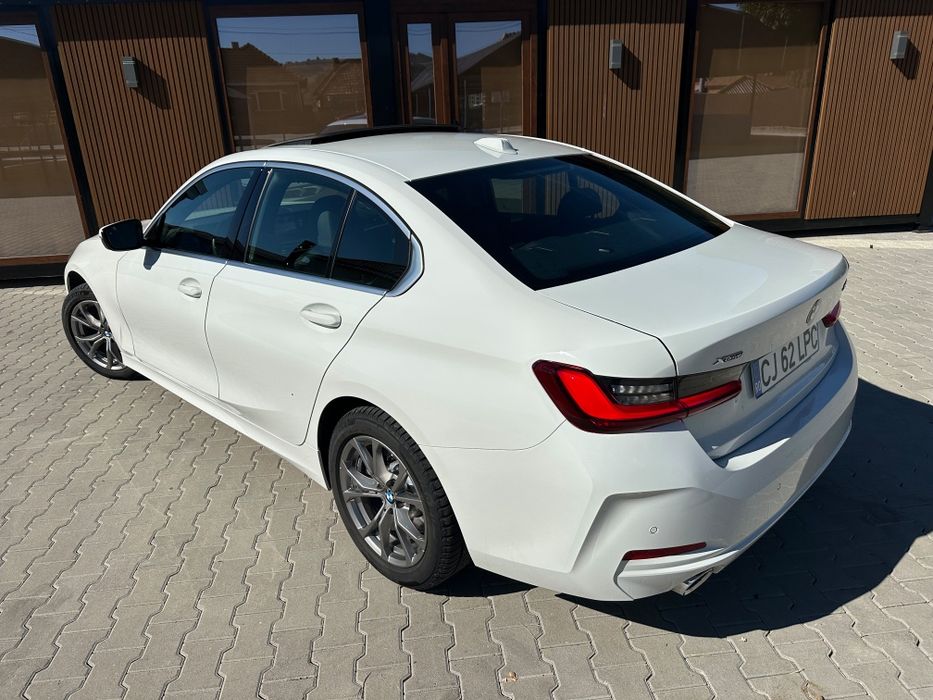 BMW 330i xDrive 2024 | 258 CP | 11.500 KM | TRAPA | SCAUNE SPORT | CAMERA | XDRIVE