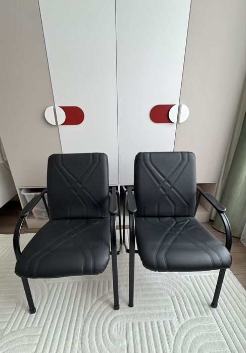 Продам стулья кож.зам