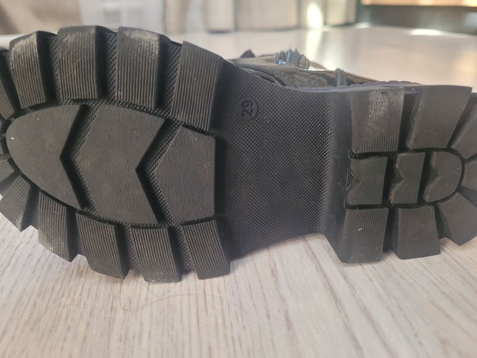 Кожанные модные сапожки для девочки