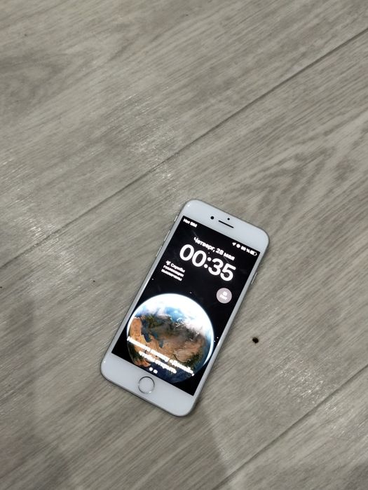 Iphone 8 64GB всё работает