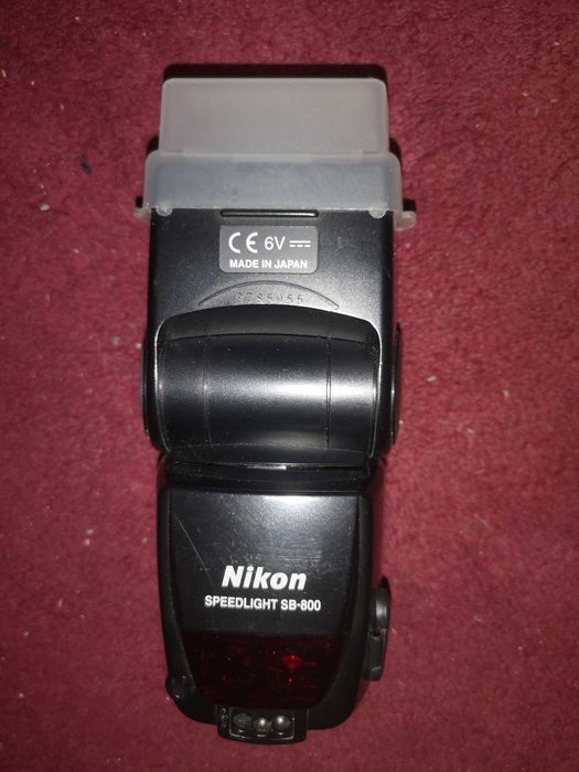 Bliț Nikon și Olympus