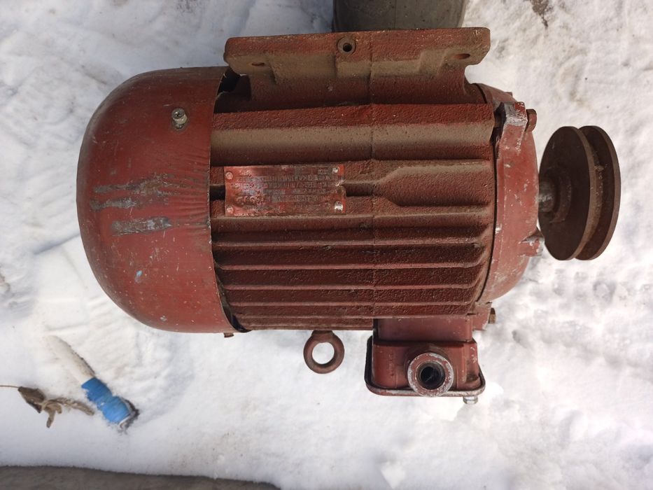 Электродвигатель 2.2 КВ, 950об.мин