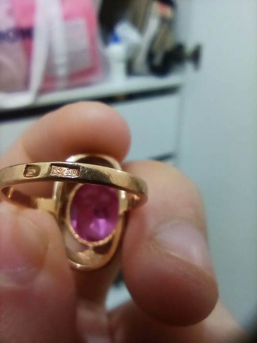 Продам золотое кольцо