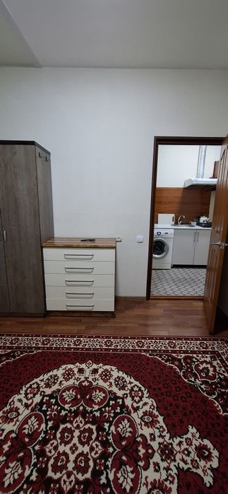 Квартира бор. Катта йул юзида.