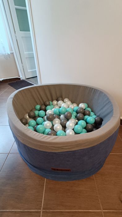 Piscina cu bile Flumi