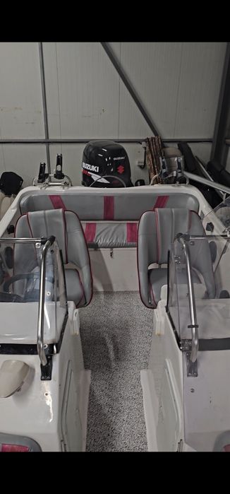 Vand barca cu motor si peridoc