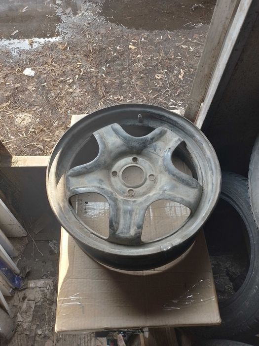 Bmw e30 запчасти продам