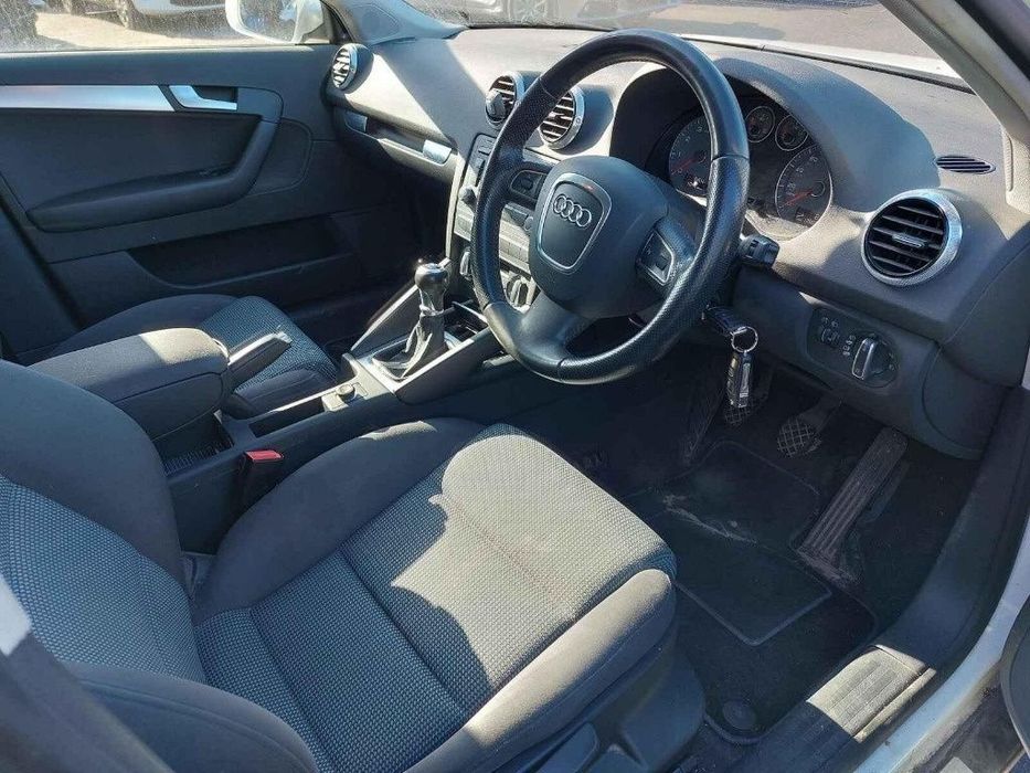 Aripa dreapta fata Audi A3 8P 2011 HATCHBACK 1.4 TFSI CAXC