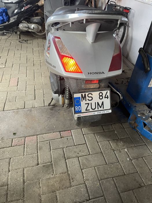 Scuter honda phenton 150