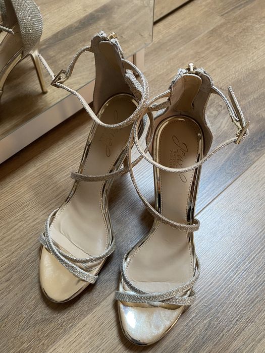 Sandale aurii cu toc noi, marimea 38.