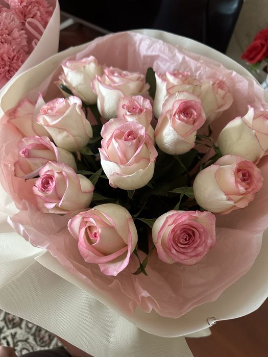 Гүл сатылады. Цветы