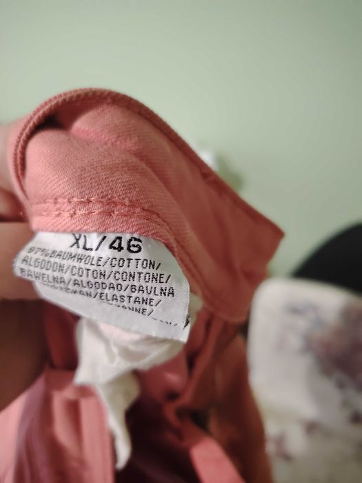 Продавам дънки, панталони