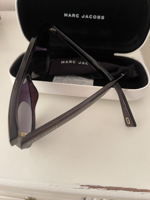 Слънчеви очила -цеят черен.