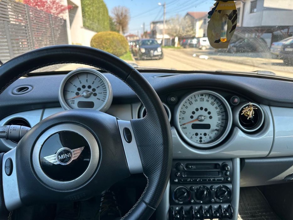 Mini Cooper 1.6 benzină, 2003, 180.000 km, înmatriculată
