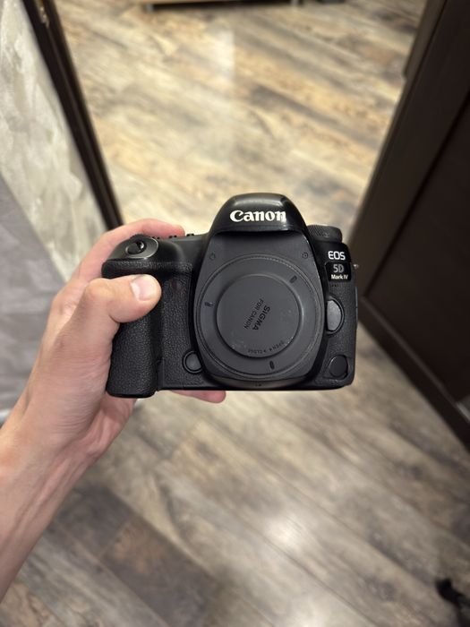 Продам Canon EOS 5D Mark IV + Godox V850 || + 3 АКБ