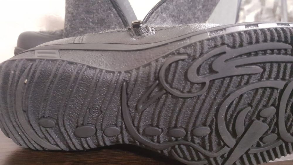 Продаются   валенки.