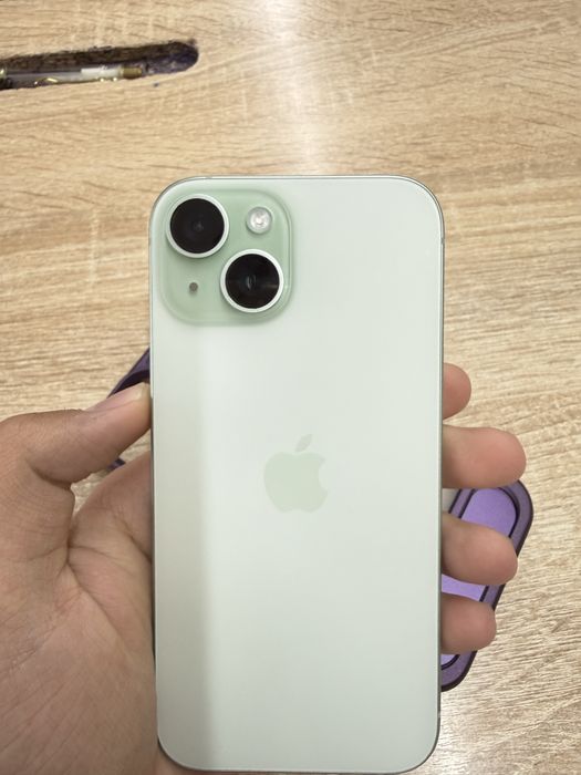 iPhone 15 green ideal holatda