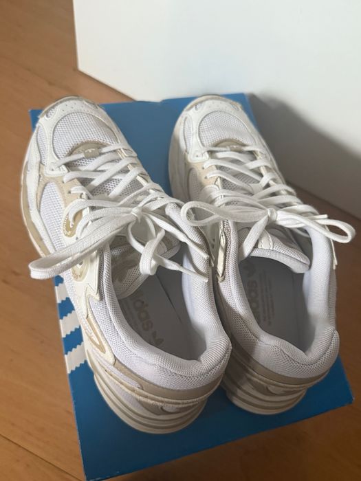 Обувки Adidas Astir