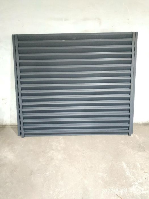 Жалюзи  настенный