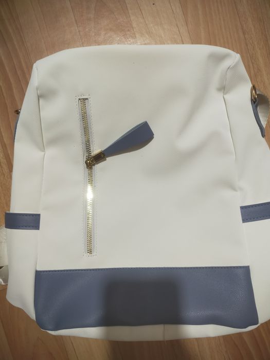 Продаю женский рюкзак