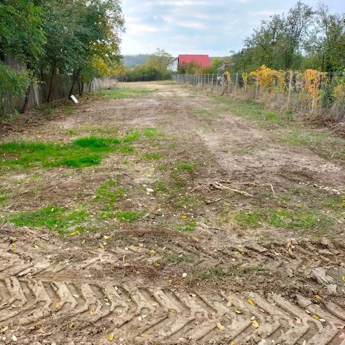 Teren de vanzare 1332 mp, Intravilan  Brosteni, 15km de Pitesti, 13eur