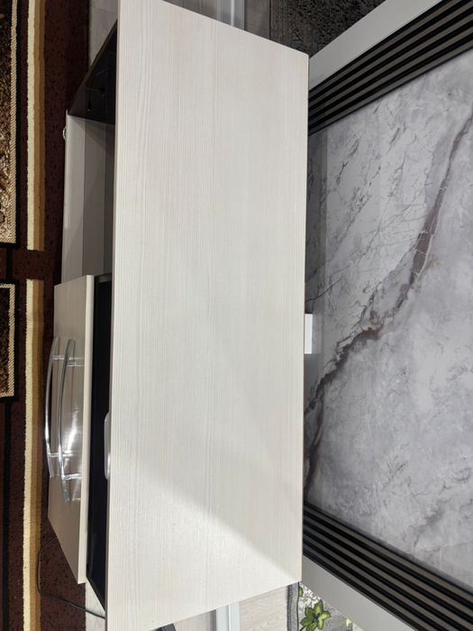 Продам тумбу под телевизор